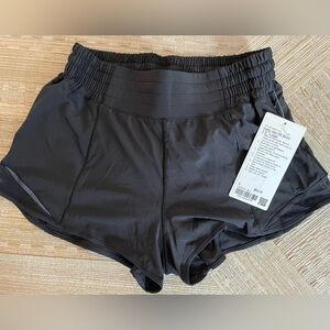 Lululemon Hotty Hot HR Short 2.5” Lined NWT size 6